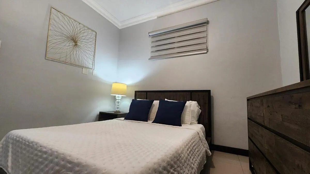 Luxury 2-Bedroom Suite Adjacent Ac Marriott Hotel New Kingston Jamaica