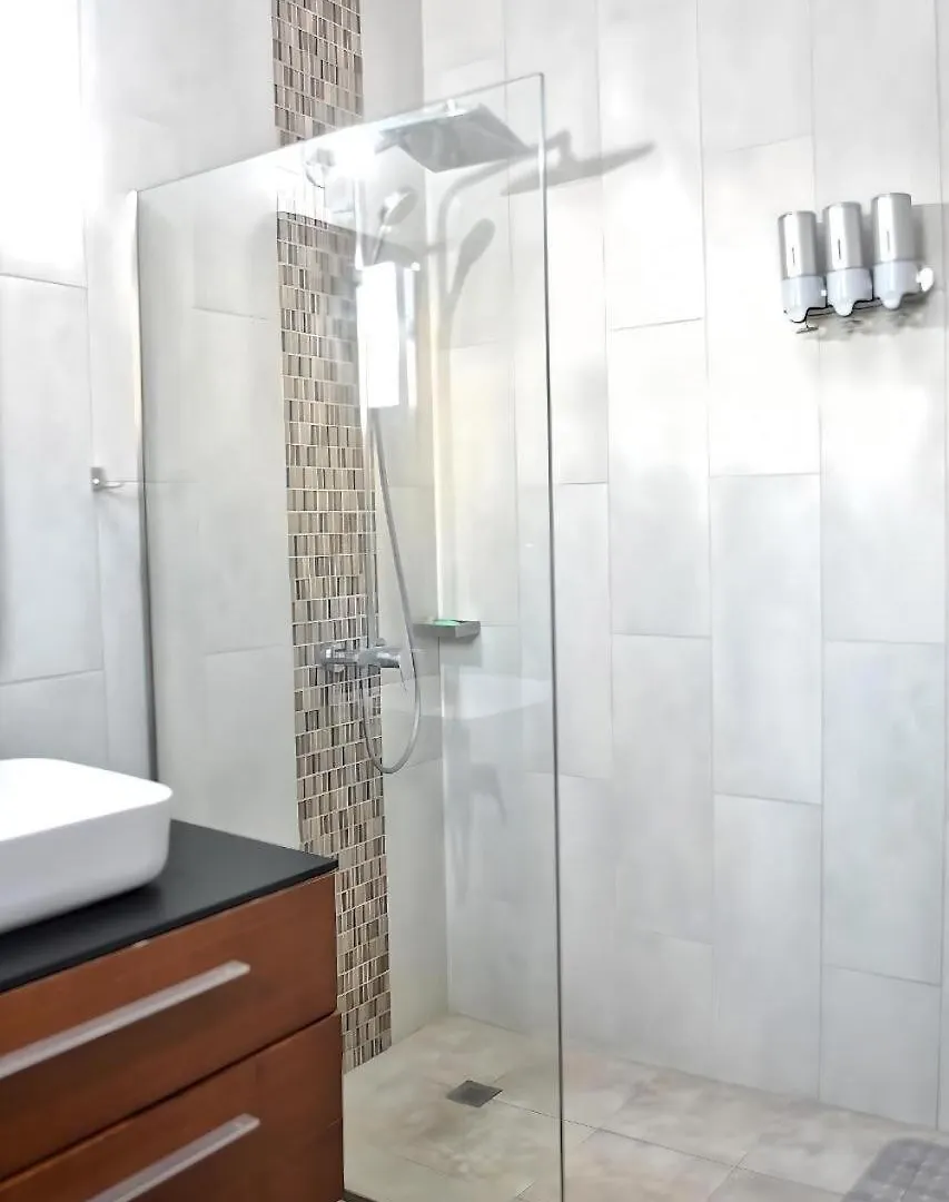 Lägenhet Luxury 2-Bedroom Suite Adjacent Ac Marriott Hotel New Kingston Jamaica