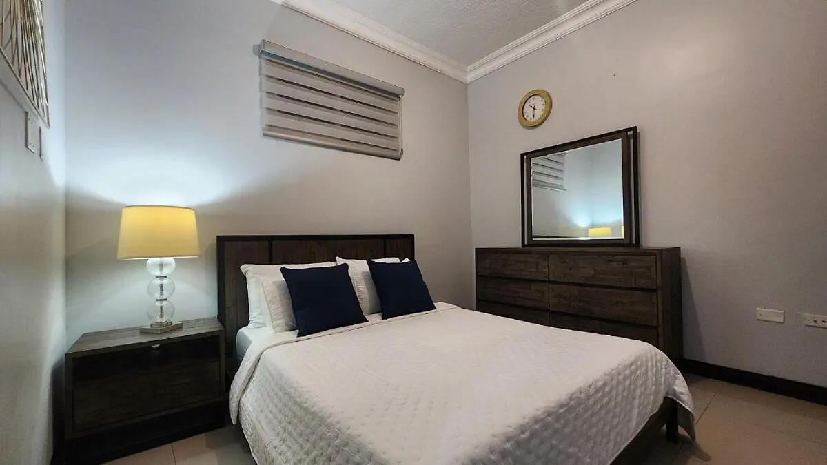 Lägenhet Luxury 2-Bedroom Suite Adjacent Ac Marriott Hotel New Kingston